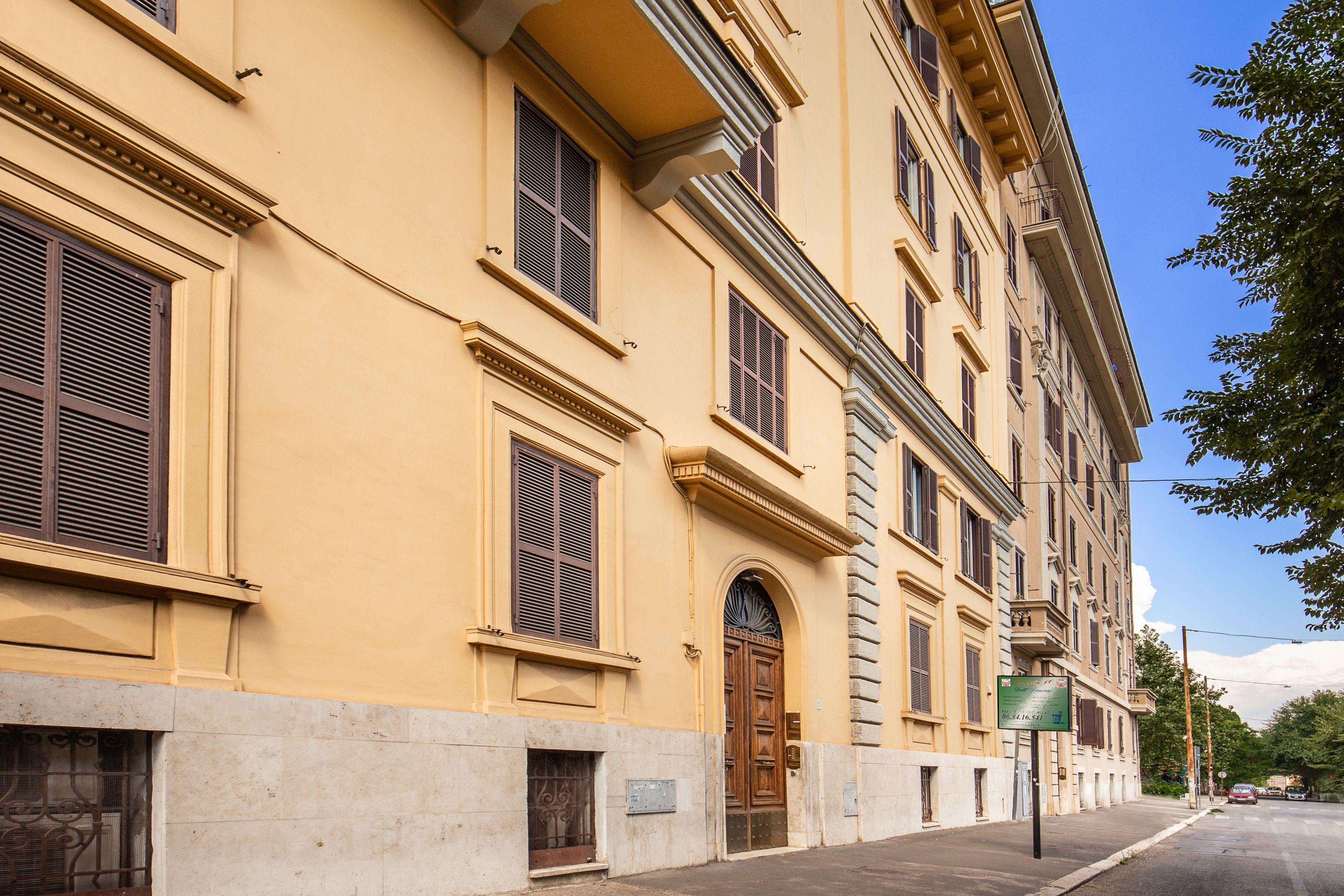 Domus Castrense, Rome